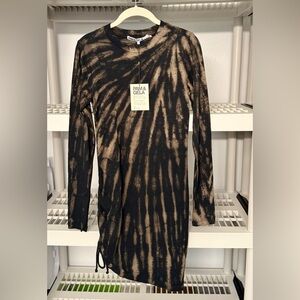 NWT Pam & Gela Black Tie-Dye Twisted Dress Asymmetrical Hem Long‎ Sleeve Sz P